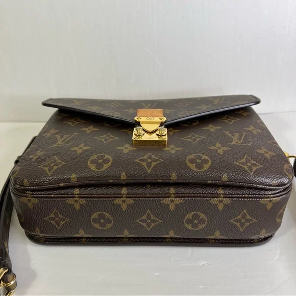 Louis Vuitton pochette Metis Monogram Canvas - Picture 4 of 12